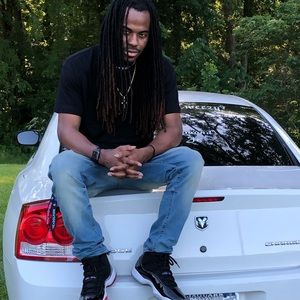 Meet your Posher, Derrick